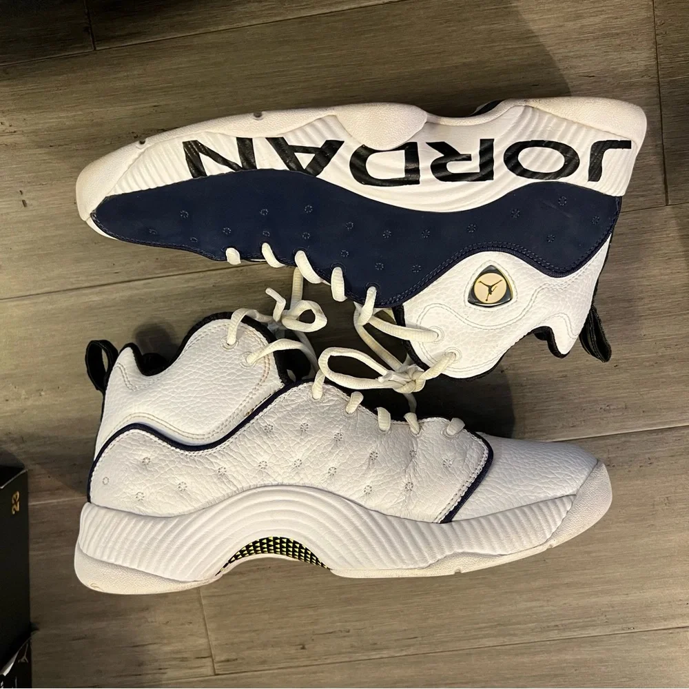 Jordan Jumpman Team II 2 Navy White Varsity Maize Basketball | Men’s 7.5